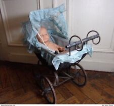 Jouet ancien. Jolie poussette ancienne avec baigneur, années 40/50