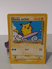 Carte Pokémon Pikachu surfeur