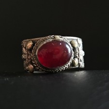 Bague cabochon importante