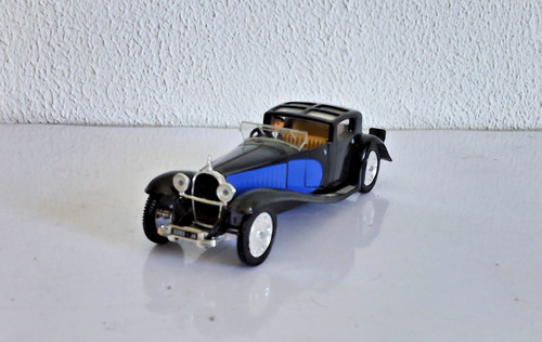 Voiture ixo altaya - 1/43,