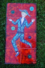 RARE SUPERBE TABLEAU EN FAIENCE EMAILLEE - JONGLEUR - CIRQUE - SIGNE ? 30/ 60 CM