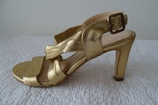Sandales à talons en cuir doré pointure 36