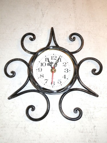Horloge murale avec mouvement - horloge,