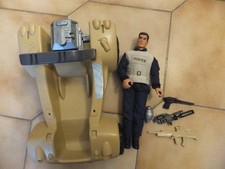 ACTION-MAN  Policier avec armes et véhicule