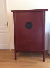 Meuble rangement origine Tibet. Couleur Rouge sang. H 1,45 - L 0,92 - P 0,48 m.