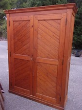 Belle armoire parisienne