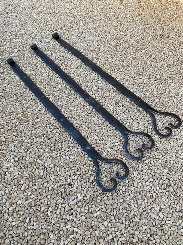 Grandes pentures moustache 108