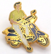 Pin's VESPA SCOOTER PEUGEOT BLEU Signé Arthus Bertrand Paris Vintage #4/20