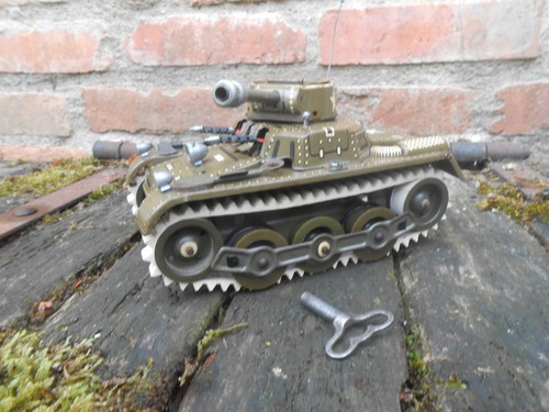 Jouet ancien char - ancien, mécanique