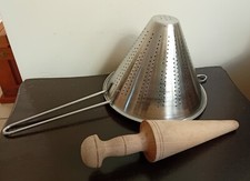 Passoire cone Chinois inox et son pilon bois