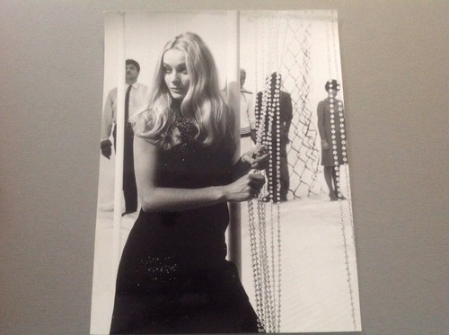 Geneviève grad photo - ,