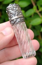 Flacon ancien à sel cristal ou verre taillé bouchon argenté rococo 1900 rare