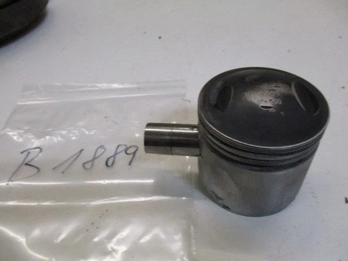 Pistons noral axes - pistons,