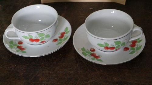 Tasses sous - tasses, en