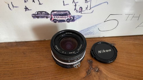 Objectif nikon 20mm - /, et