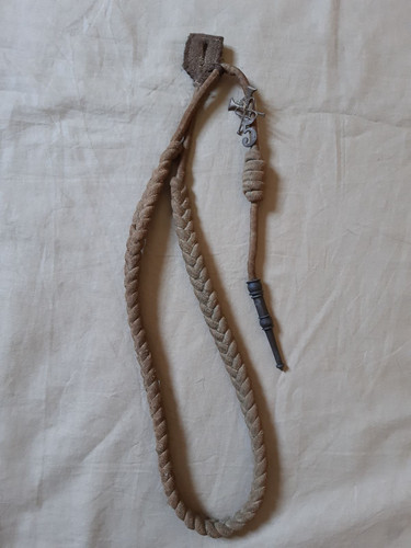 Fourragère réglementaire