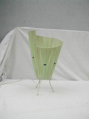 Lampe tripode plastique - lampe,