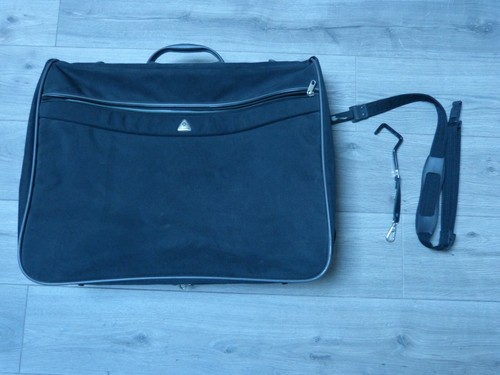 Porte habits valise - habits, costumes