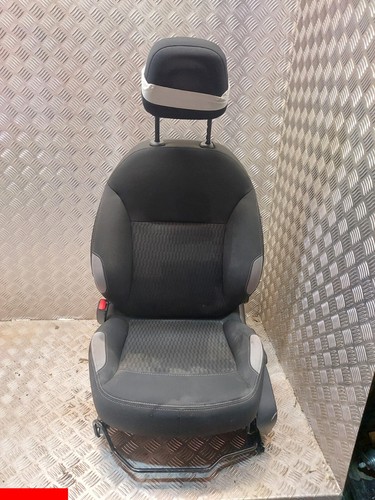 Siège avant gauche conducteur
