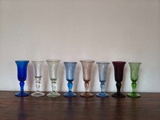 Suite de 8 flûtes à champagne signées BIOT