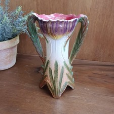Vase En Barbotine  Décor De Tulipes Ancien 