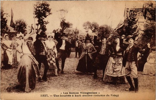Cpa les scenes - les, villageoises