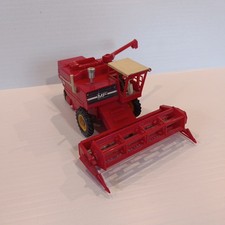 Britains combine harvester MF massey ferguson 760 1978 moissonneuse batteuse