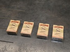 lot de 4 paquets de cigarettes Chevignon, vides, en très bon état