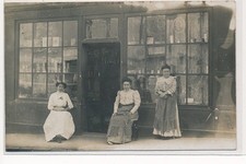 CARTE PHOTO A LOCALISER : paris(?) epicerie-mercerie queron, saxoleine - tres