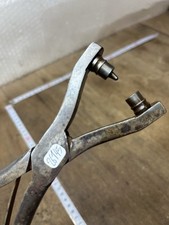 Pince À Œillet,, Cordonnier