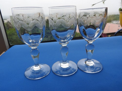 Anciens verres table - 3,