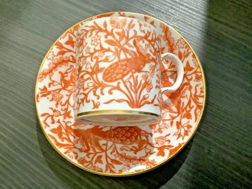 Tasse sous - et, porcelaine