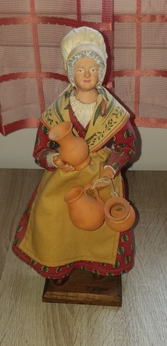 Grand santon femme aux cruches - santon,
