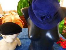 lot ans 20-30 =femme   2  chapeaux bleu marine et noir 