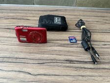 Appareil photo numérique Nikon coolpix S3300 rouge , fonctionnel .