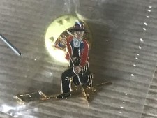 pins TELEMARK tenue SUISSE ou ALLEMAGNE ou AUTRICHE …. ski sports d hiver