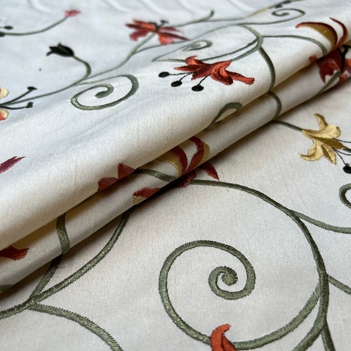 Tissu brodé soie - brodé, en
