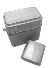 2.5/09/25 (REF28112) Gamelle militaire + Quart de soldat français 1937 et 1939