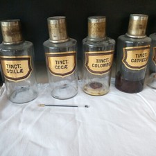 9 anciennes bouteilles pot