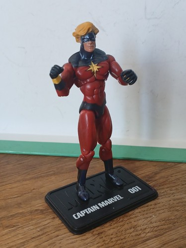 Captain marvel figurine hasbro - figurine,