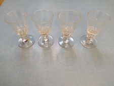 Ensemble de 4 verres à vin en cristal de Baccarat ou St Louis, modèle Caton