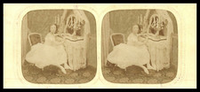Jeune femme à sa coiffeuse, ca.1870, stéréo jour/nuit (French Tissue) Tirage vin