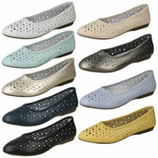 Femmes Down To Earth