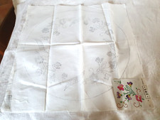 Ancien Napperon rond A Broder  40x40cm LUC