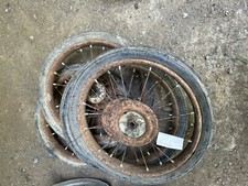 lot de 4 roues pour voiture à pédales BON ETAT