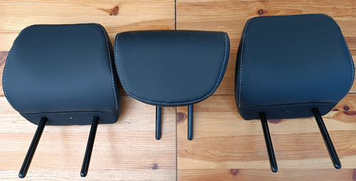 Lot appuie tête - 3, banquette