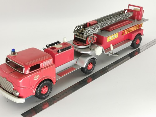Gama grand camion pompiers - camion,