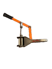 Bouchonneuse à levier SANBRI