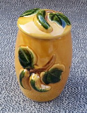 Ancien pot ou poubelle de