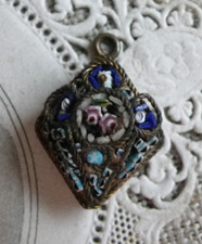 BIJOU ANCIEN - PENDENTIF EN MICRO MOSAÏQUE